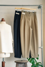 Load image into Gallery viewer, PLEATED TROUSERS
